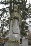 Fot. 42. Figura (prawdopodobnie Św. Leonard) na grobie A. Dziewulskiego.